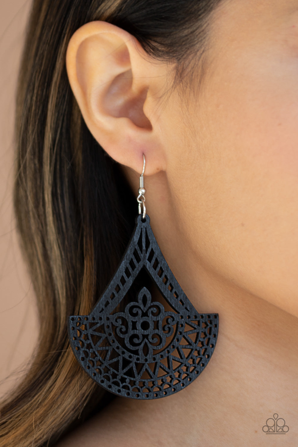 Paparazzi ♥ Tiki Sunrise - Black ♥ Earrings