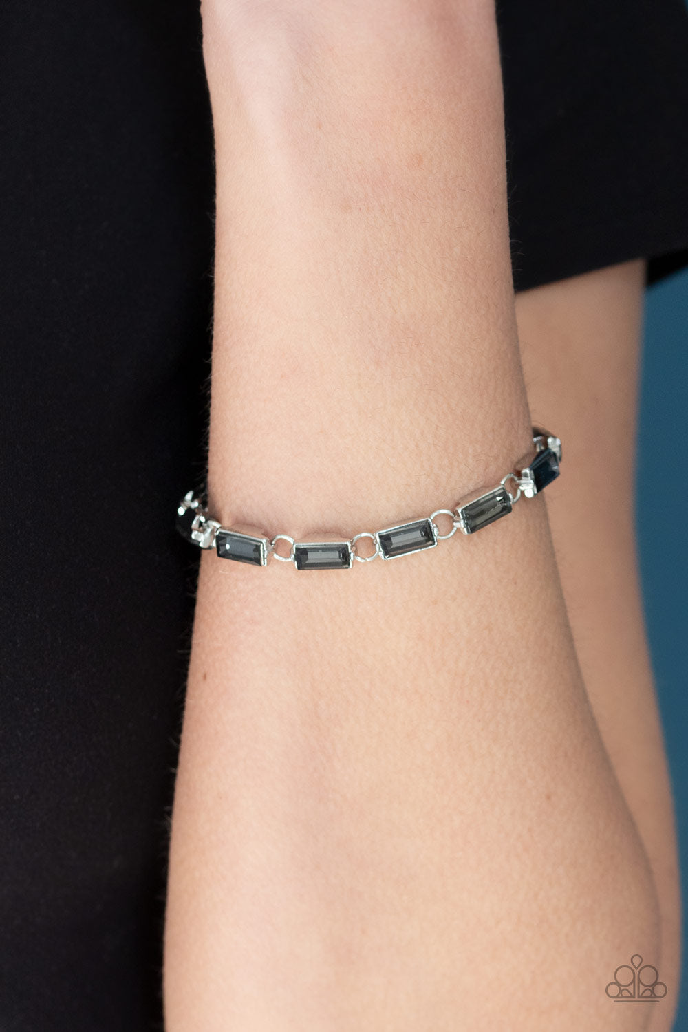 Paparazzi ♥ Irresistibly Icy - Silver ♥ Bracelet
