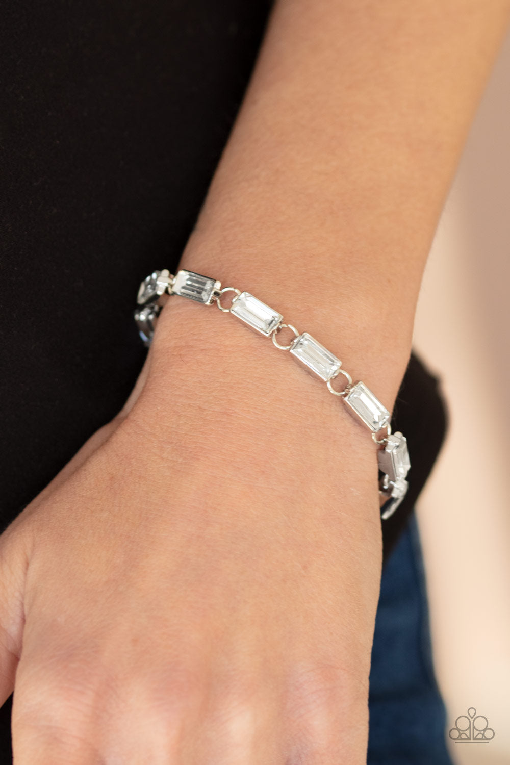 Paparazzi ♥ Irresistibly Icy - White ♥ Bracelet