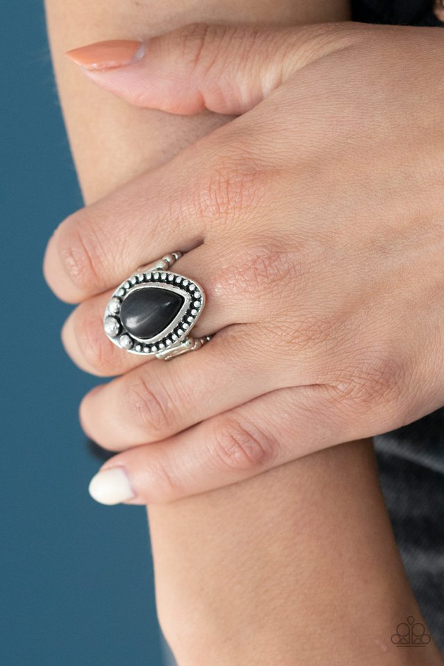 Paparazzi ♥ Backroad Bauble - Black ♥ Ring