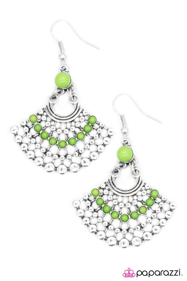 Paparazzi ♥ Foxy Cleopatra - Green ♥ Earrings