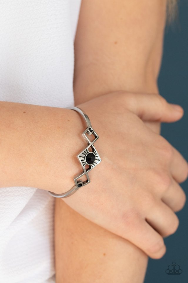 Paparazzi ♥ Dainty Deco - Black ♥ Bracelet