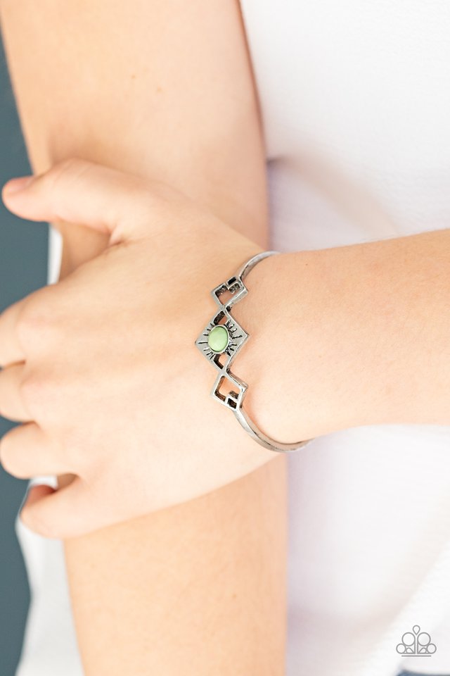 Paparazzi ♥ Dainty Deco - Green ♥ Bracelet