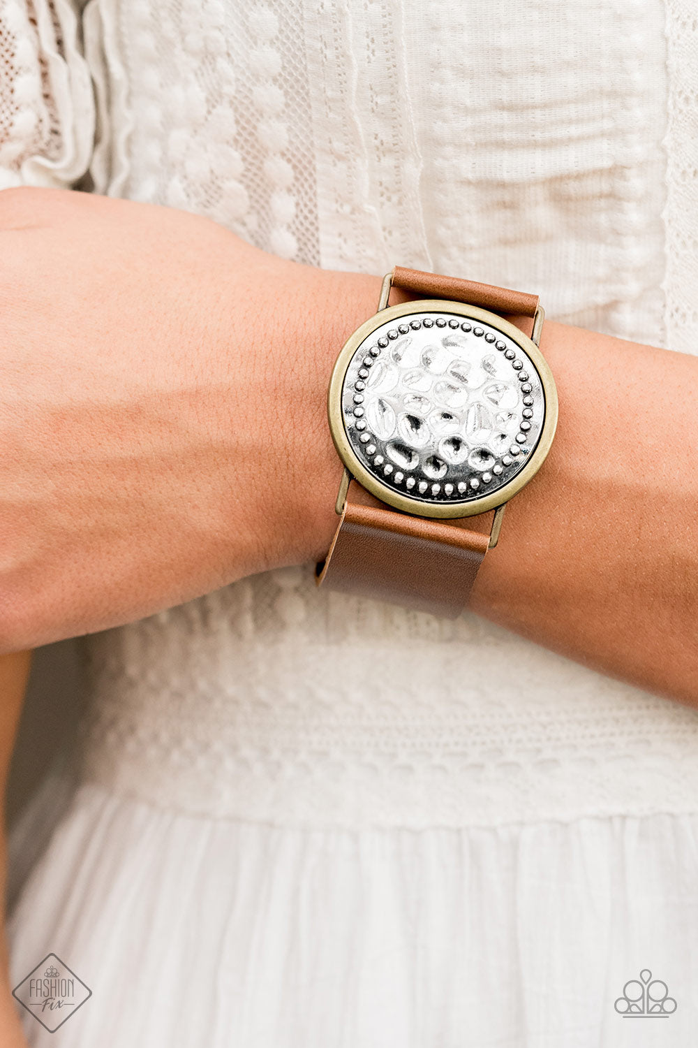 Paparazzi ♥ Hold On To Your Buckle ♥ Bracelet