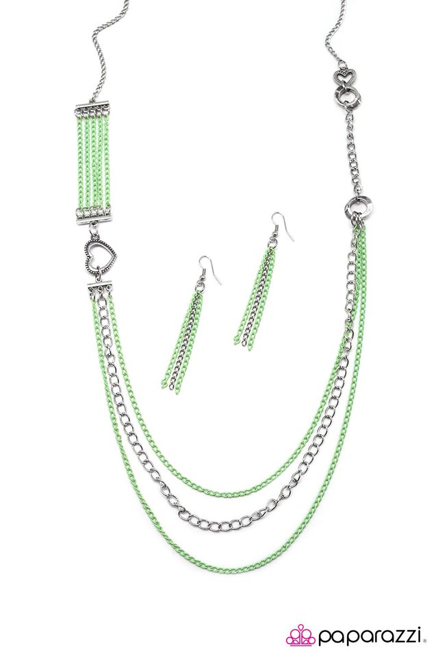 Paparazzi ♥ Head Over Heels - Green ♥ Necklace