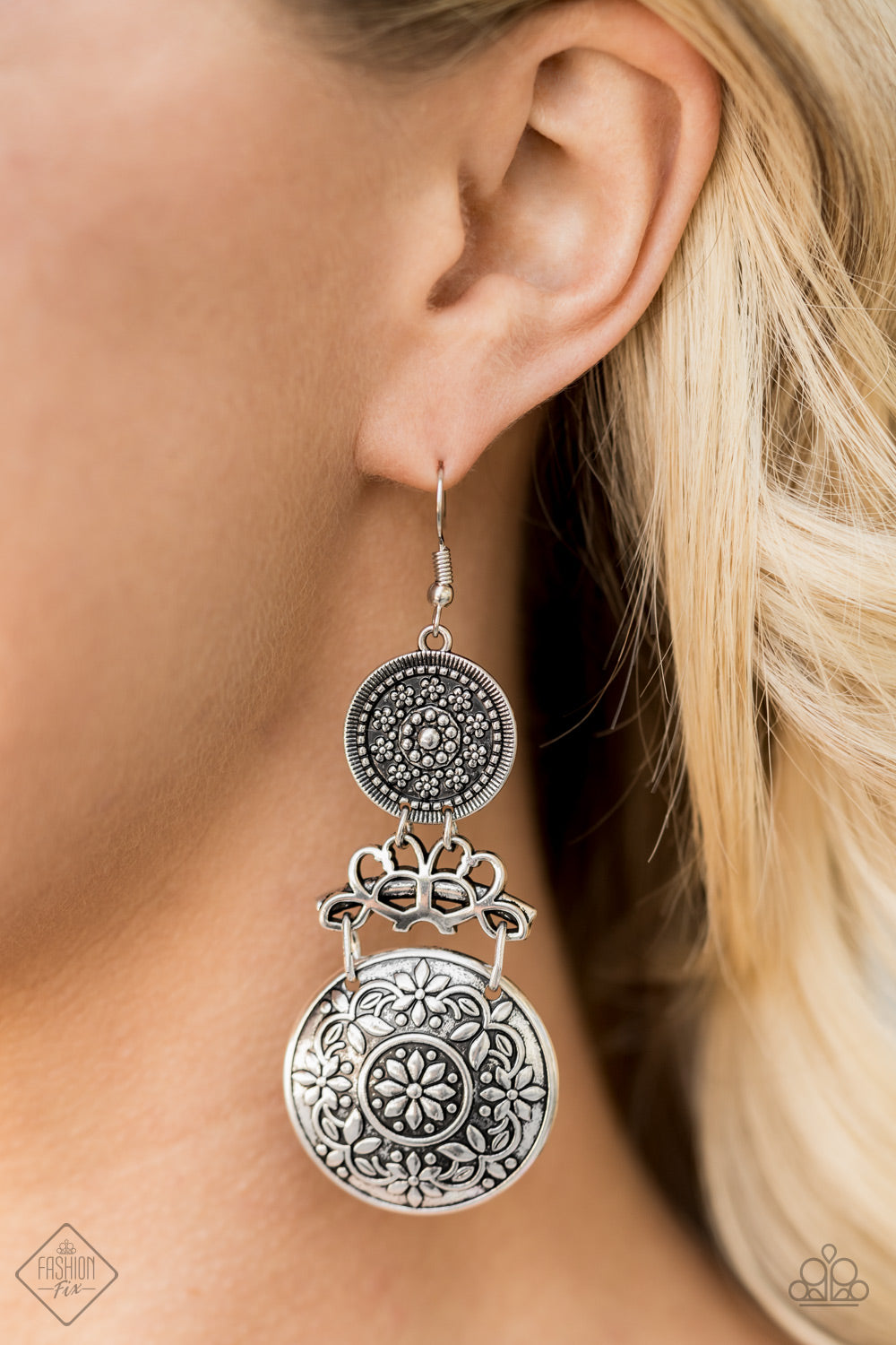 Paparazzi ♥ Garden Adventure - Silver ♥ Earrings