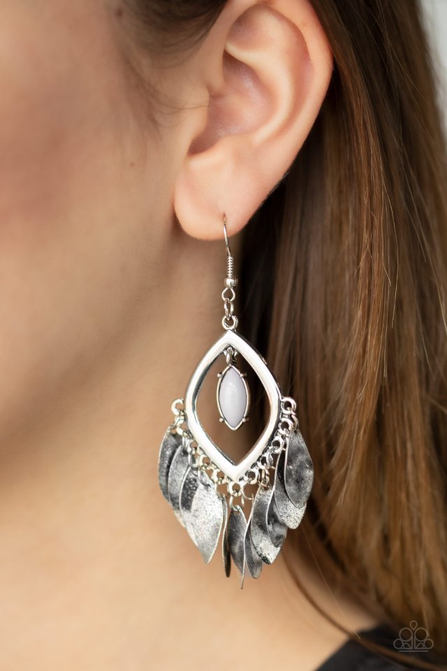 Paparazzi ♥ Sunset Soul - Silver ♥ Earrings