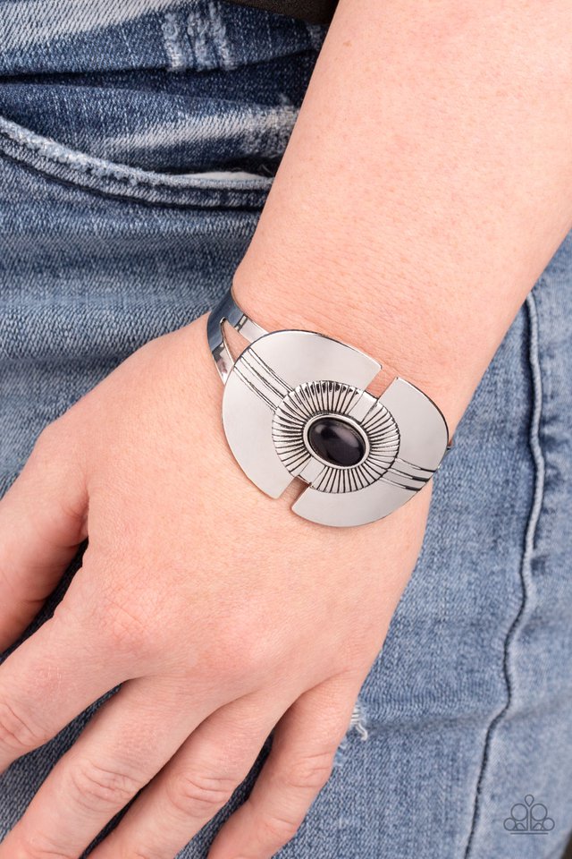 Paparazzi ♥ Canyon Couture - Black ♥ Bracelet