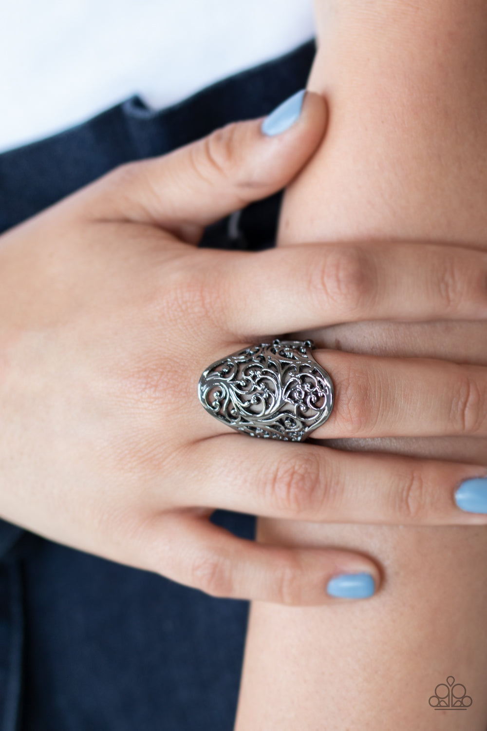 Paparazzi ♥ Vine Vibe - Black ♥ Ring