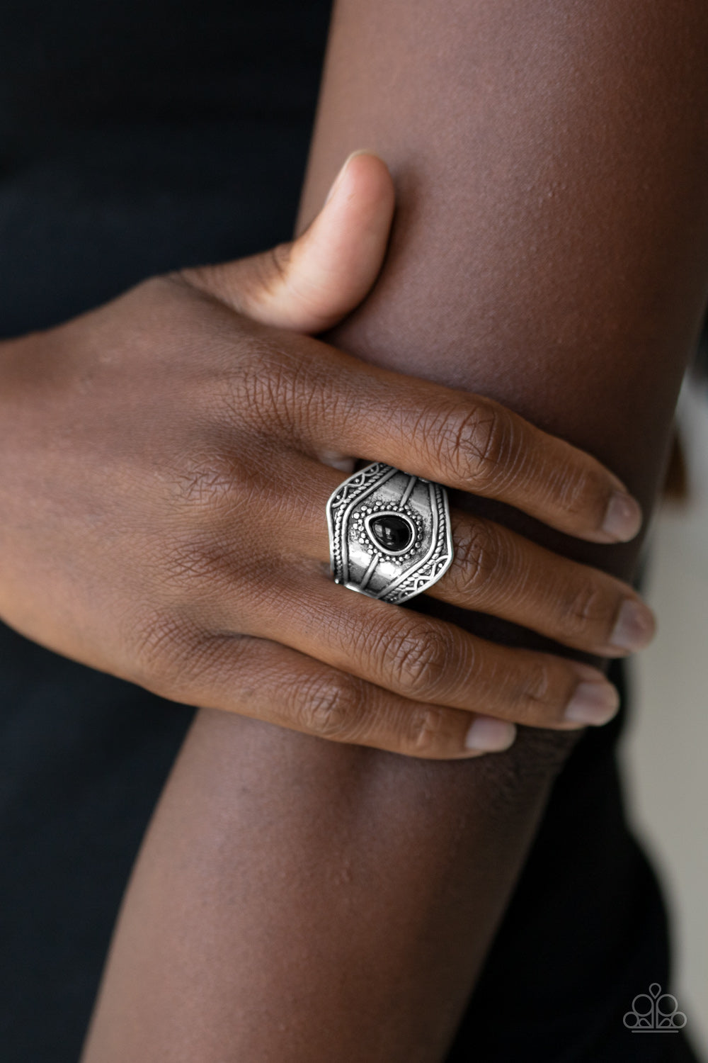 Paparazzi ♥ Tribe Mode - Black ♥ Ring