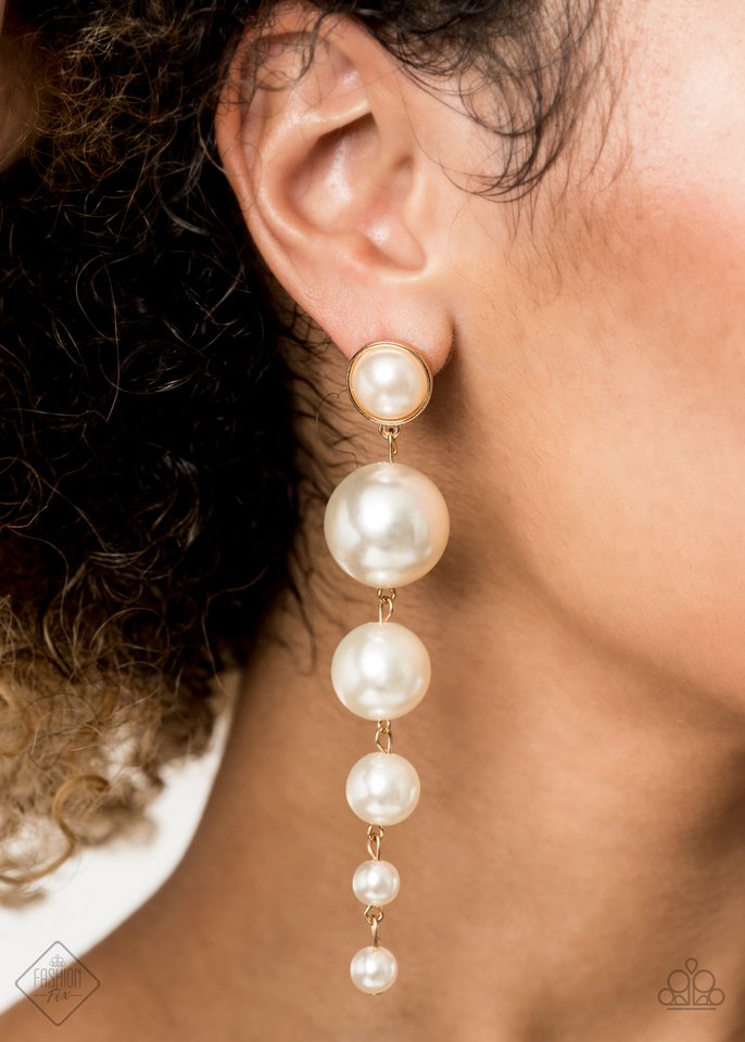 Paparazzi ♥ Living a WEALTHY Lifestyle - Gold ♥ Post Earrings