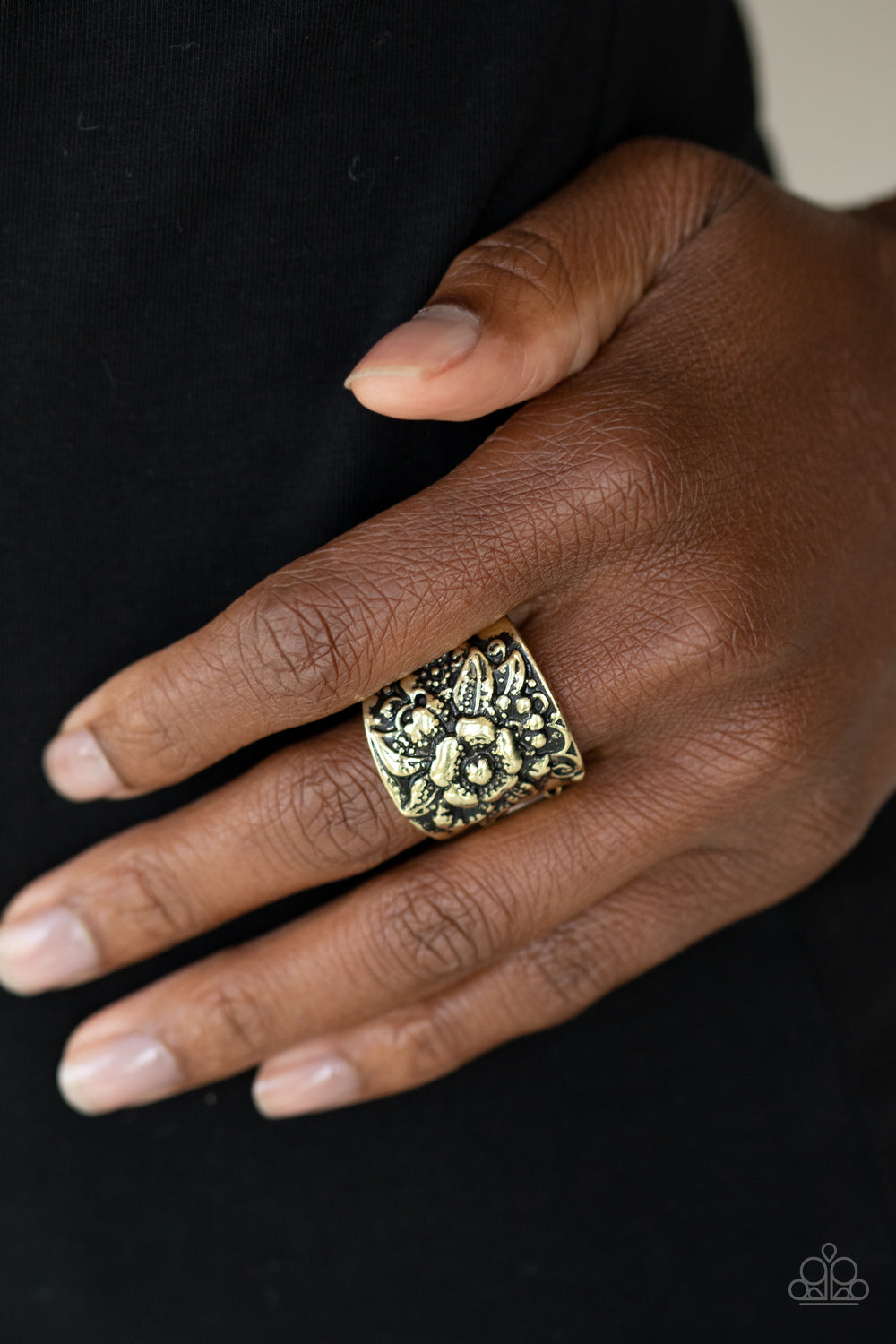 Paparazzi ♥ Tropical Bloom - Brass ♥ Ring