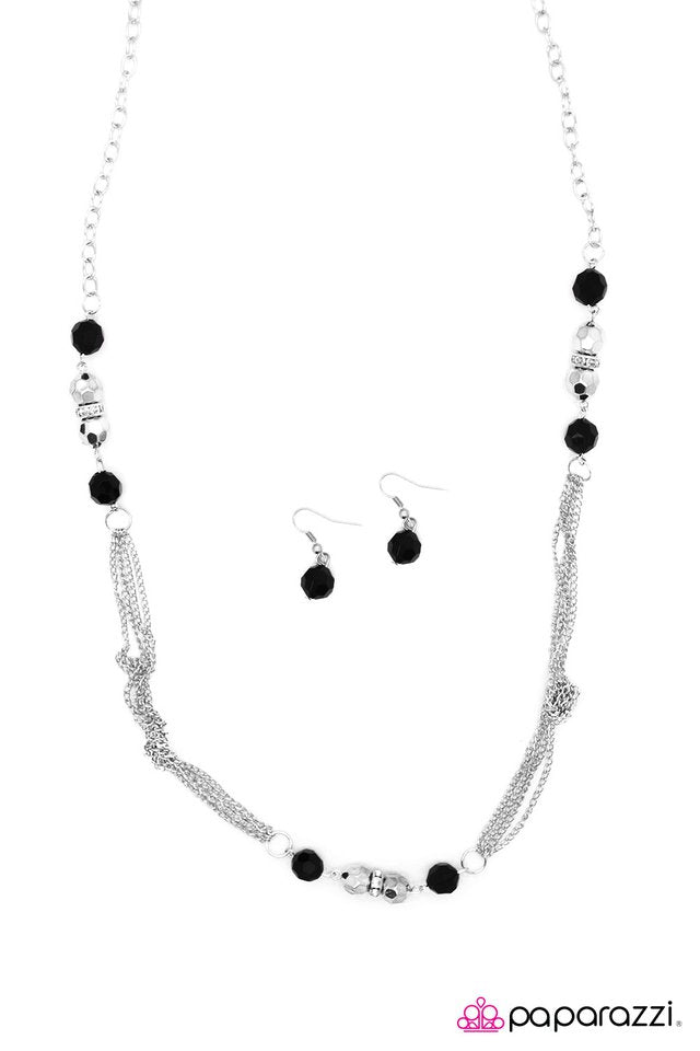 Paparazzi ♥ All Dolled Up - Black ♥ Necklace