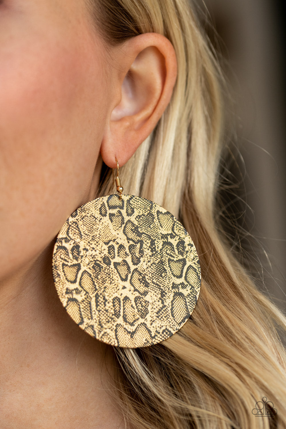 Paparazzi ♥ Animal Planet - Gold ♥ Earrings