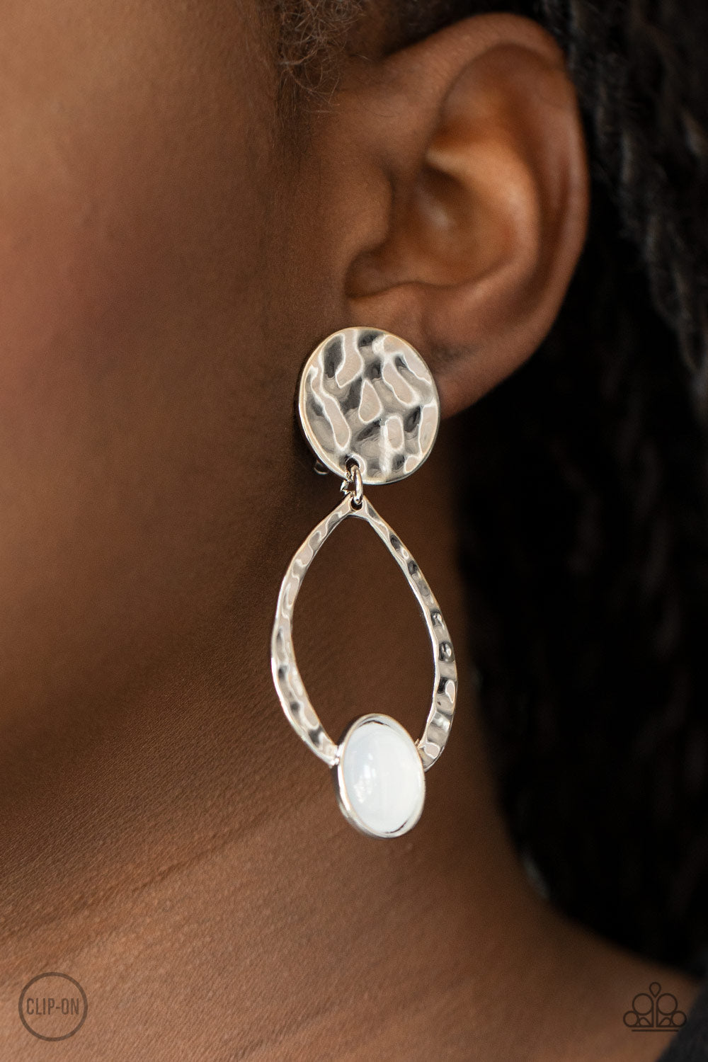 Paparazzi ♥ Opal Obsession - White ♥ Clip-On