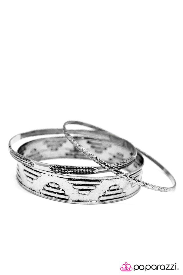 Paparazzi ♥ Montezuma - Silver ♥ Bracelet