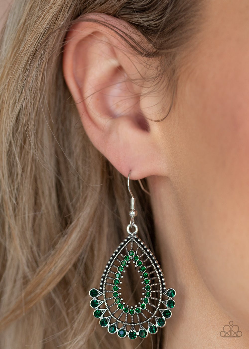 Paparazzi ♥ Castle Collection - Green ♥ Earrings