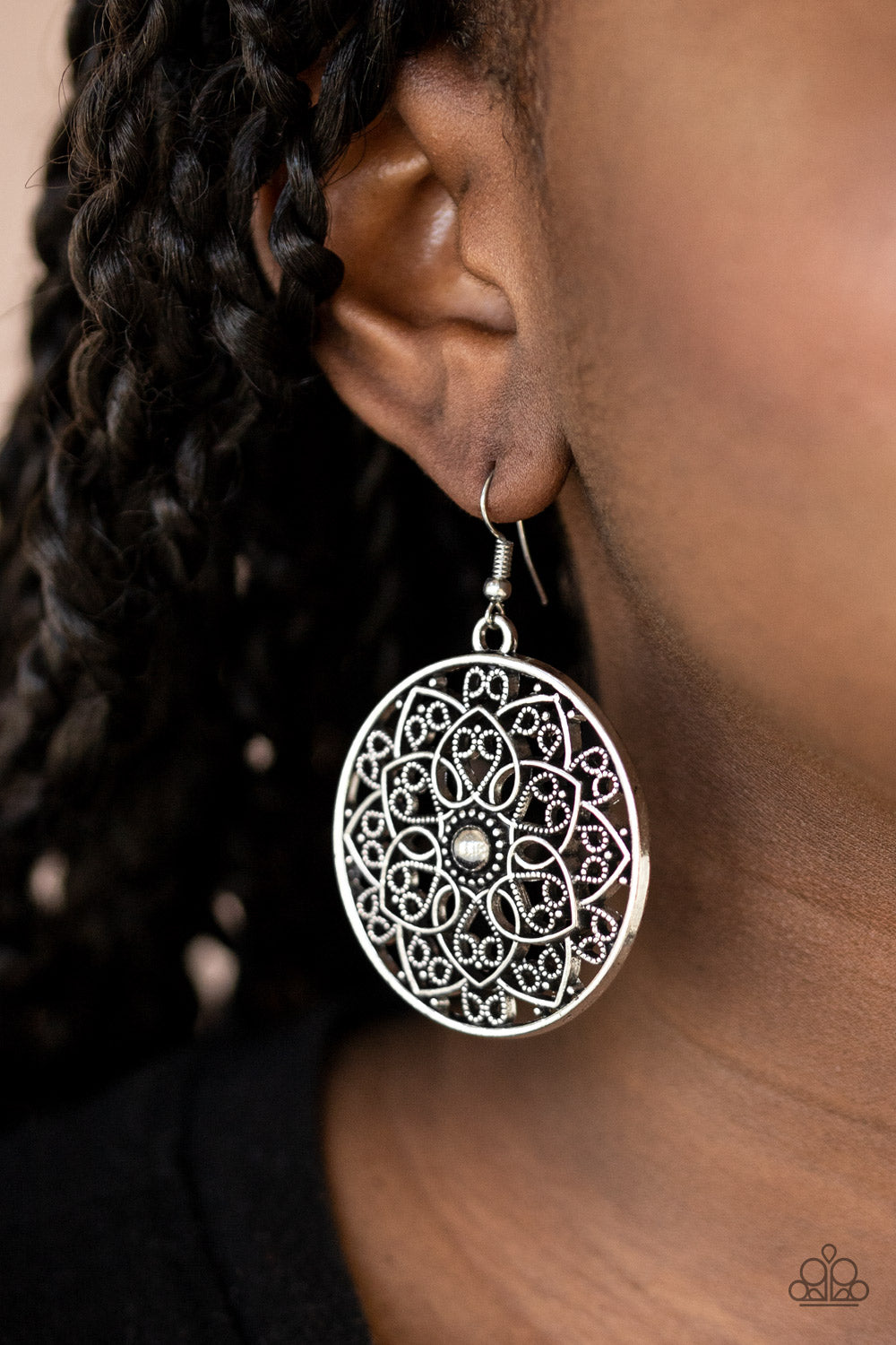 Paparazzi ♥ Petal Prana - Silver ♥ Earrings