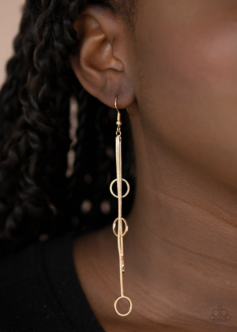 Paparazzi ♥ Full Swing Shimmer - Gold ♥ Earrings