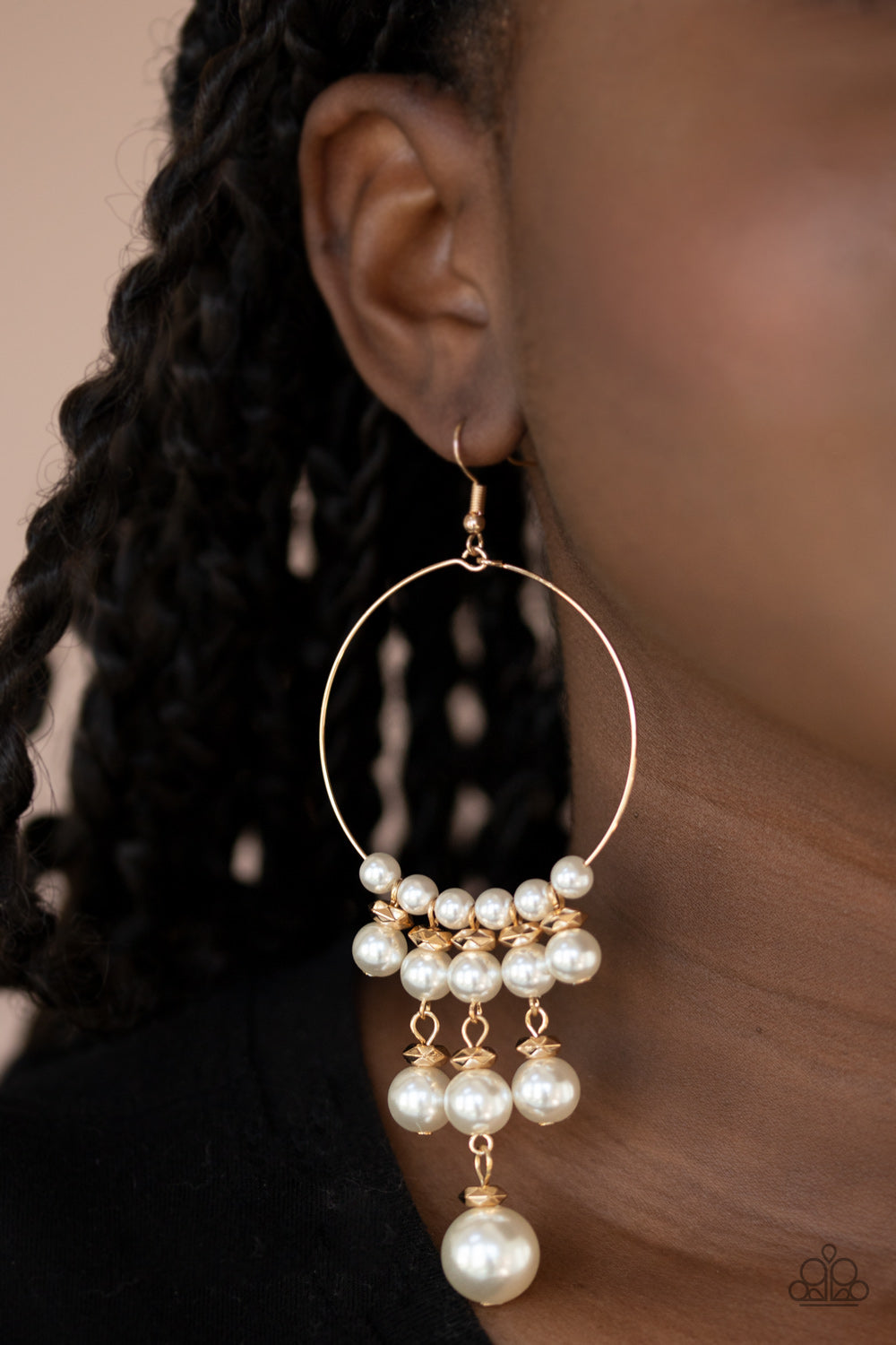 Paparazzi ♥ Working The Room - Gold ♥ Earrings