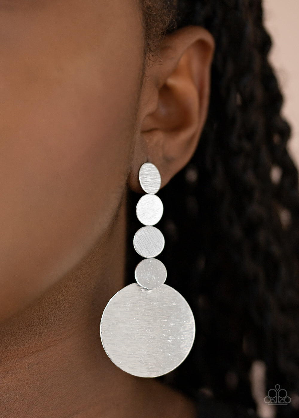 Paparazzi ♥ Idolized Illumination - Silver ♥ Post Earrings