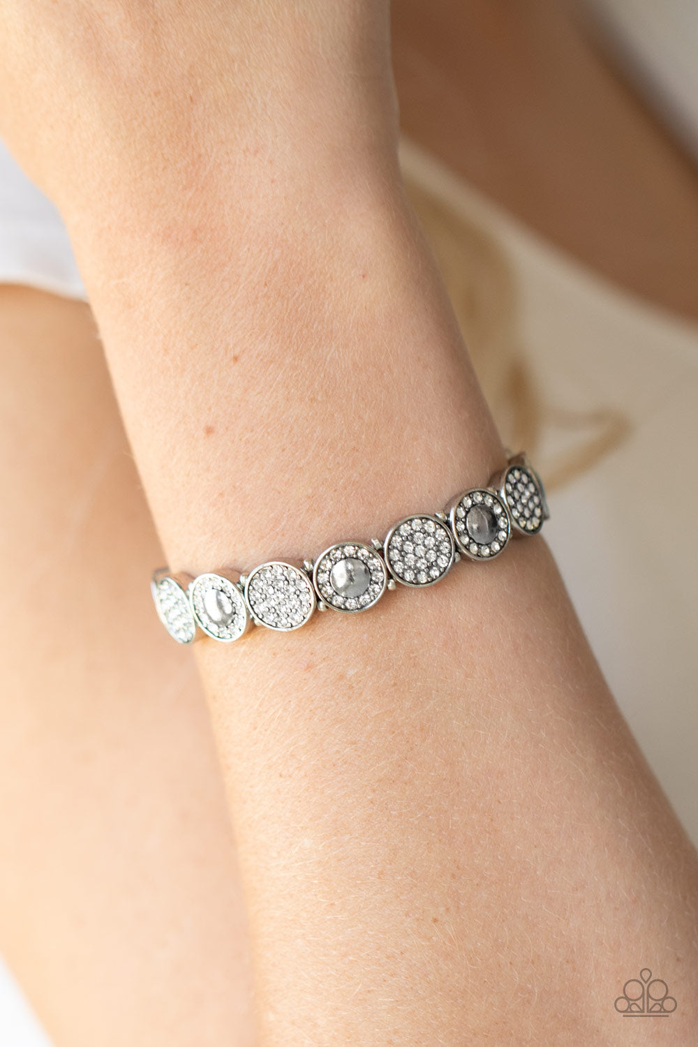 Paparazzi ♥ Glamour Garden - White ♥ Bracelet