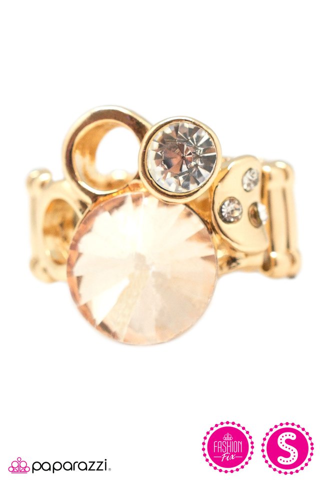 Paparazzi ♥ Show and Tell - Gold ♥ Ring