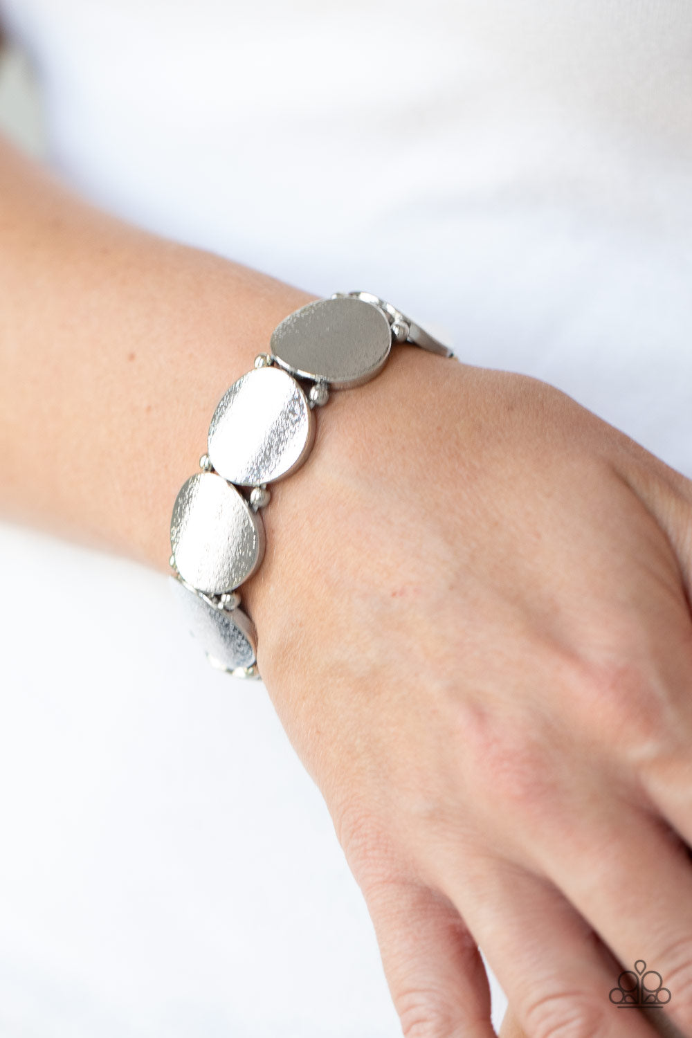 Paparazzi ♥ Metallic Spotlight - Silver ♥ Bracelet