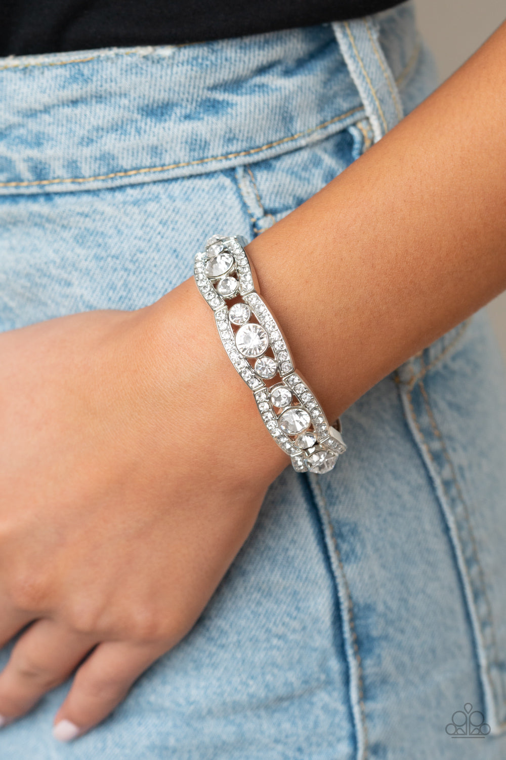Paparazzi ♥ Easy On The ICE - White ♥ Bracelet