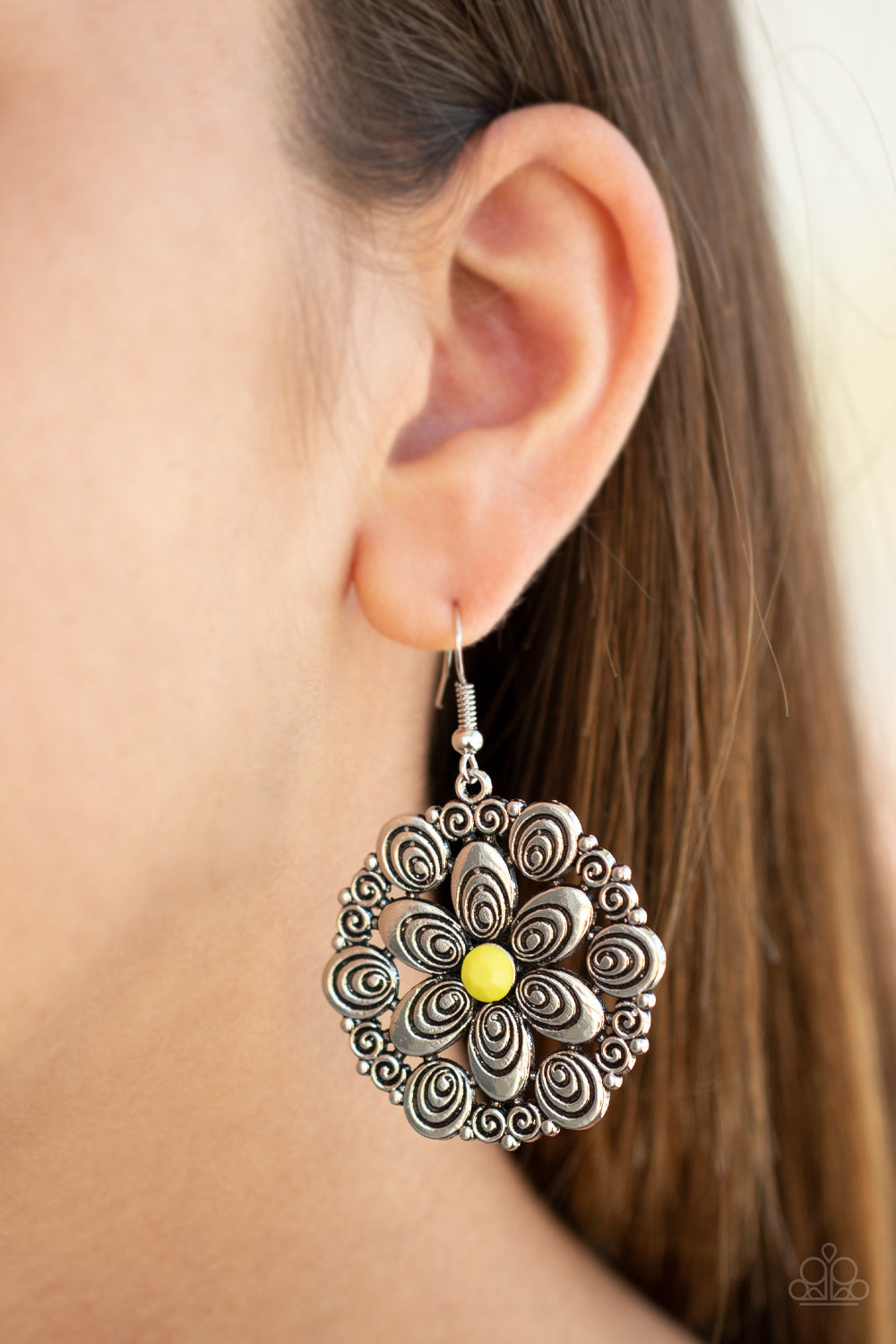 Paparazzi ♥ Grove Groove - Yellow ♥ Earrings