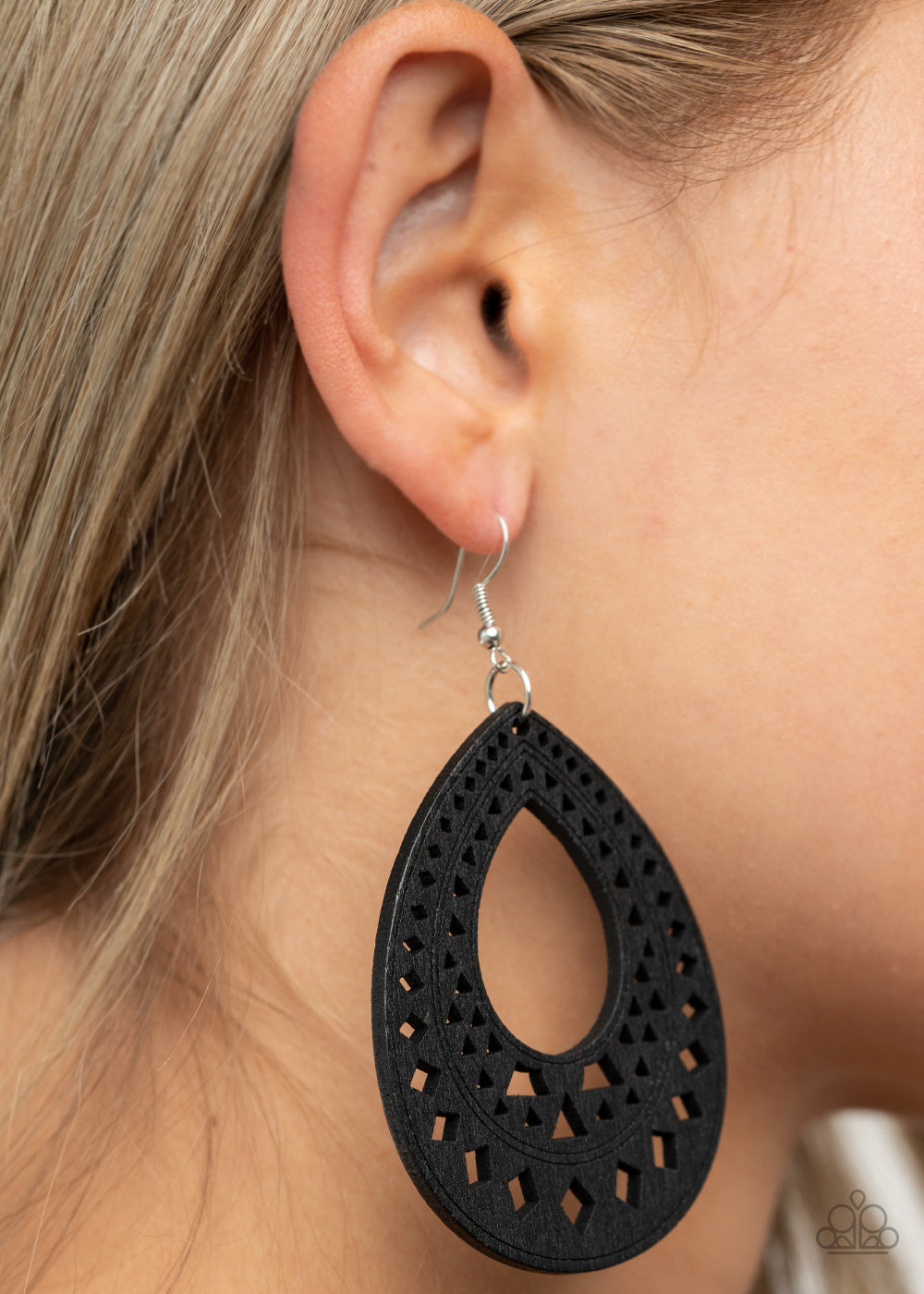 Paparazzi ♥ Belize Beauty - Black ♥ Earrings