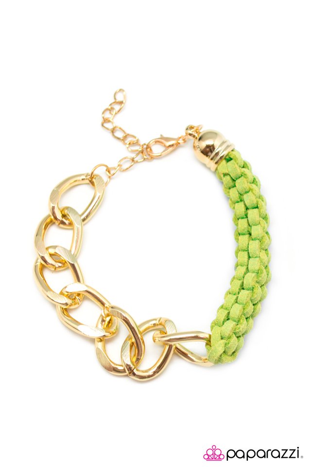 Paparazzi ♥ Crawling with Confidence - Green ♥ Bracelet