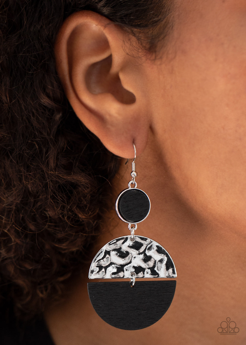 Paparazzi ♥ Natural Element - Black ♥ Earrings