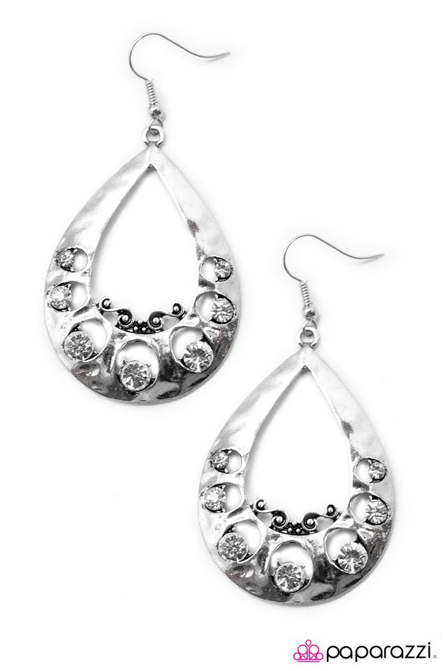 Paparazzi ♥ Bohemian Rhapsody - White ♥ Earrings