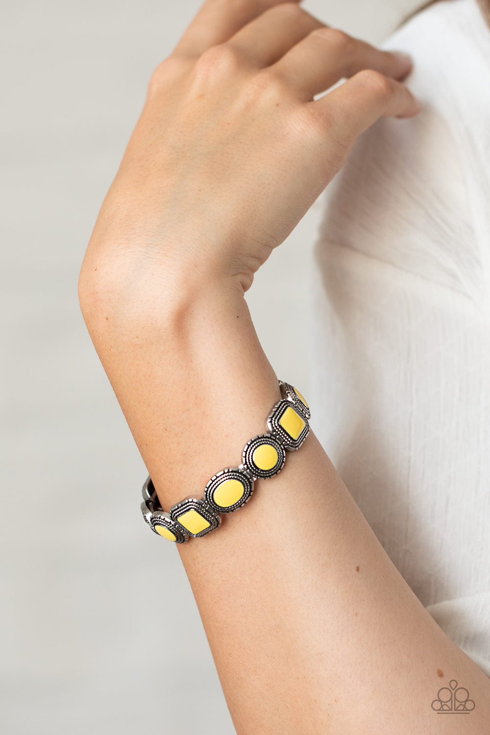 Paparazzi ♥ Vividly Vintage - Yellow ♥ Bracelet