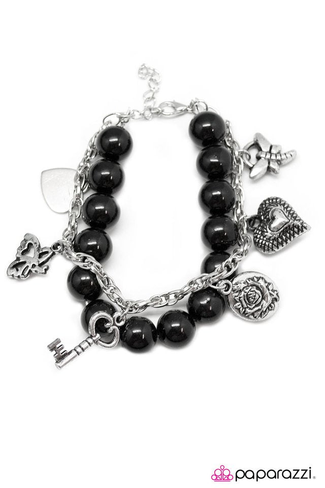 Paparazzi ♥ Oh, So Charming - Black ♥ Bracelet