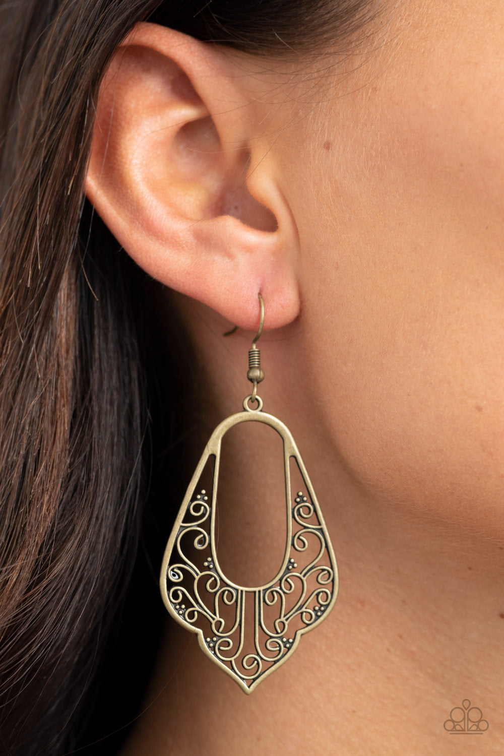Paparazzi ♥ Grapevine Glamour - Brass ♥ Earrings