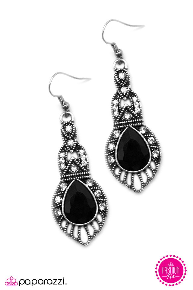 Paparazzi ♥ God Save The Queen - Black ♥ Earrings