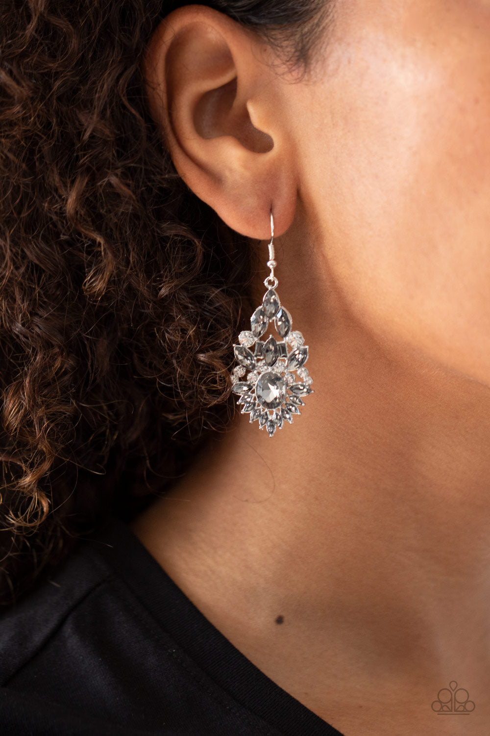 Paparazzi ♥ Ice Castle Couture - Silver ♥ Earrings