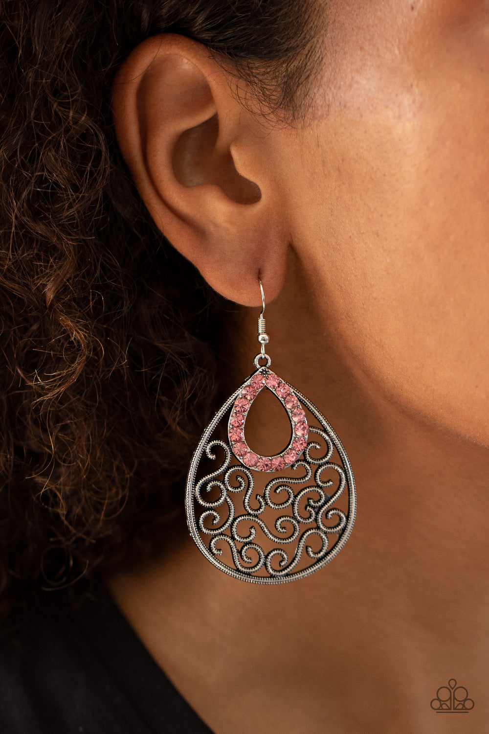 Paparazzi ♥ Seize The Stage - Pink ♥ Earrings