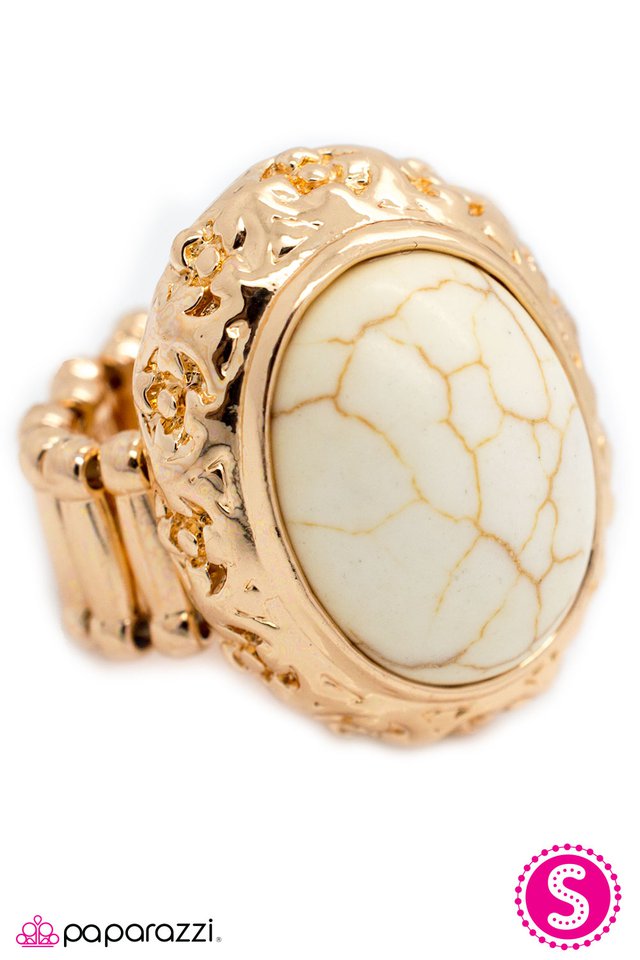 Paparazzi ♥ Trendsetter - Gold ♥ Ring