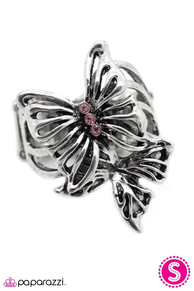 Paparazzi ♥ Wind Beneath My Wings - Pink ♥ Ring