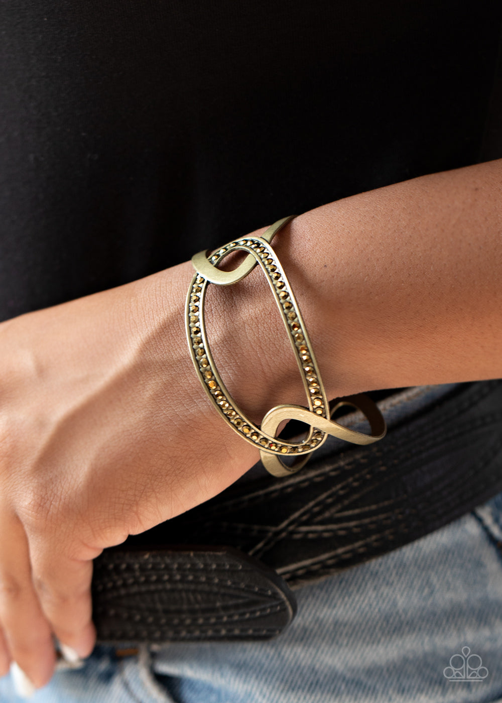 Paparazzi ♥ Never A Dull Moment - Brass ♥ Bracelet