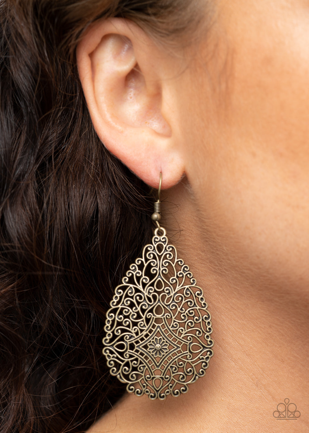 Paparazzi ♥ Napa Valley Vintage - Brass ♥ Earrings