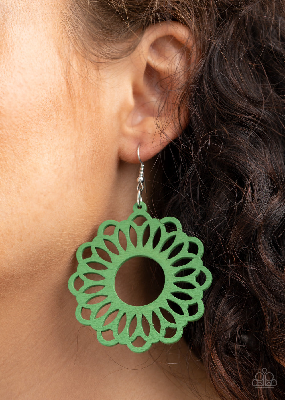 Paparazzi ♥ Dominican Daisy - Green ♥ Earrings