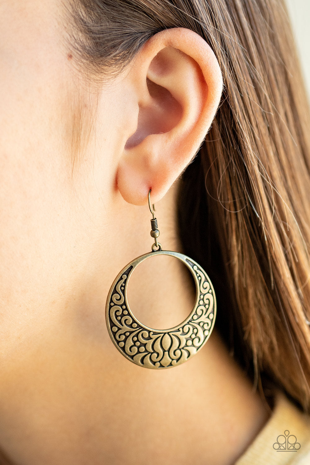 Paparazzi ♥ Secret Groves - Brass ♥ Earrings