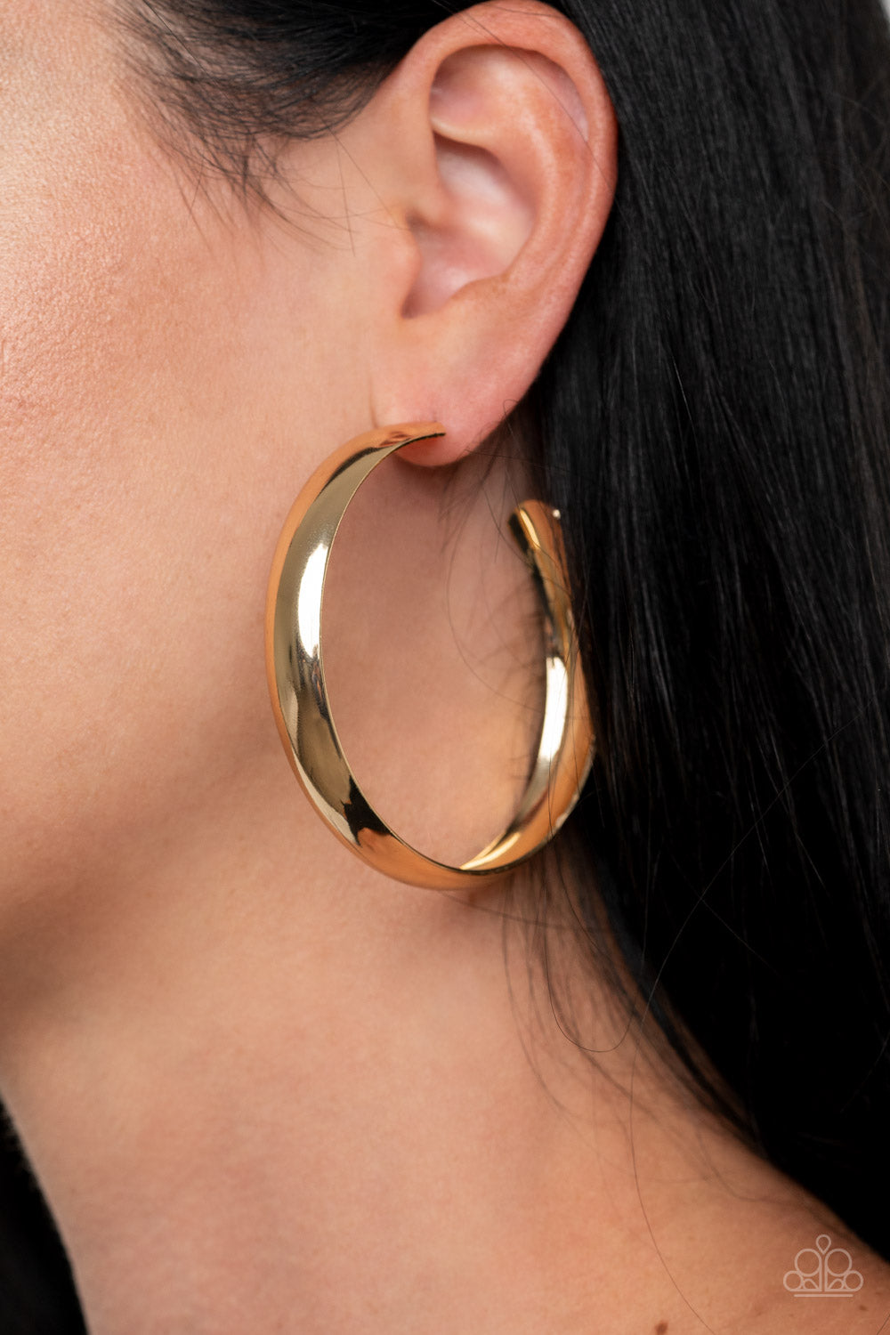 Paparazzi ♥ Kick Em To The CURVE - Gold ♥ Earrings