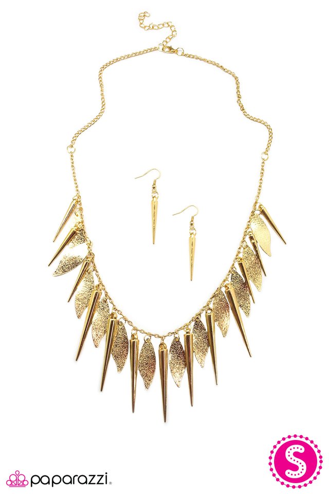 Paparazzi ♥ Fatal Attraction - Gold ♥ Necklace