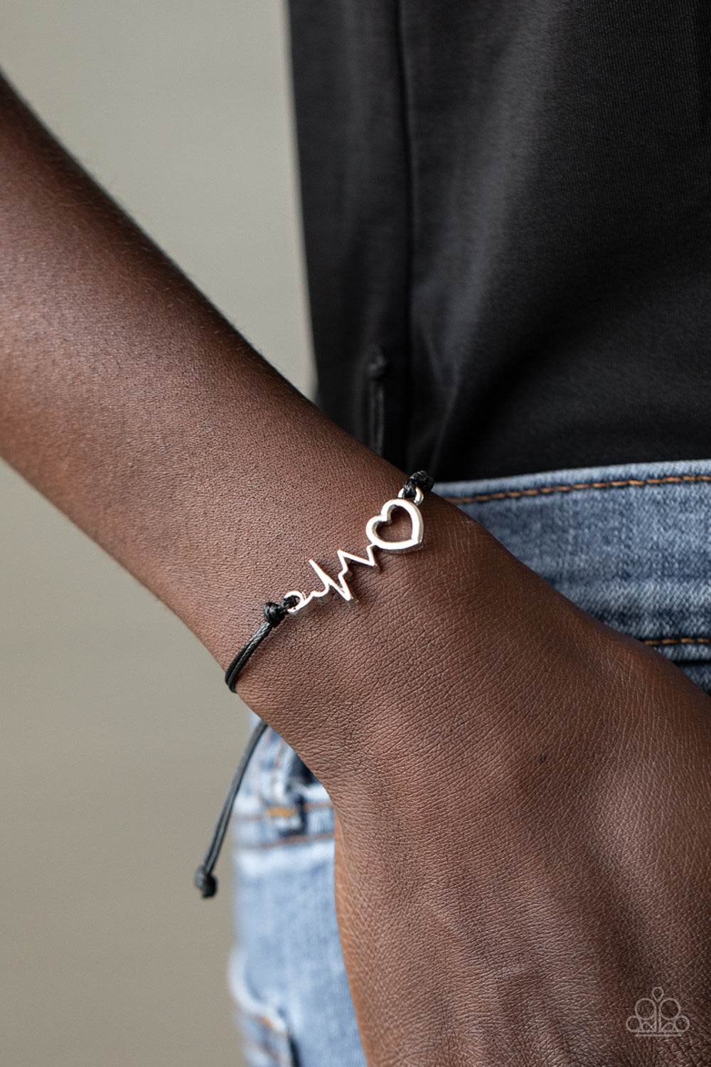 Paparazzi ♥ Cardiac Couture - Black ♥ Bracelet