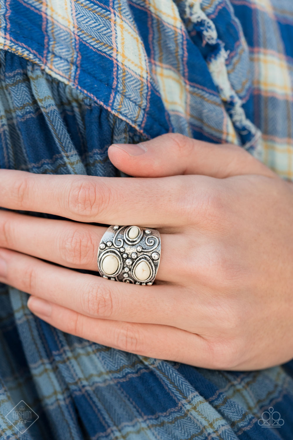 Paparazzi ♥ Modern Mountain Ranger - White ♥ Ring